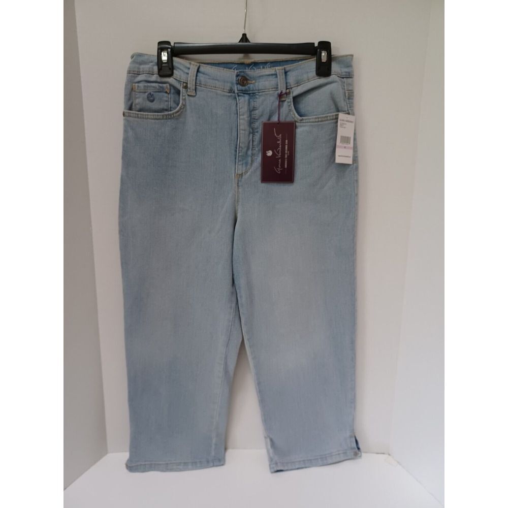 NWT Gloria Vanderbilt Amanda Capri Flex Stretch Slimming‎ Light Wash Size 6